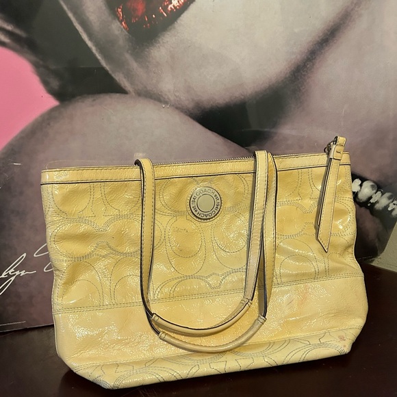 COACH used SHOULDER Bag - Picture 1 of 3